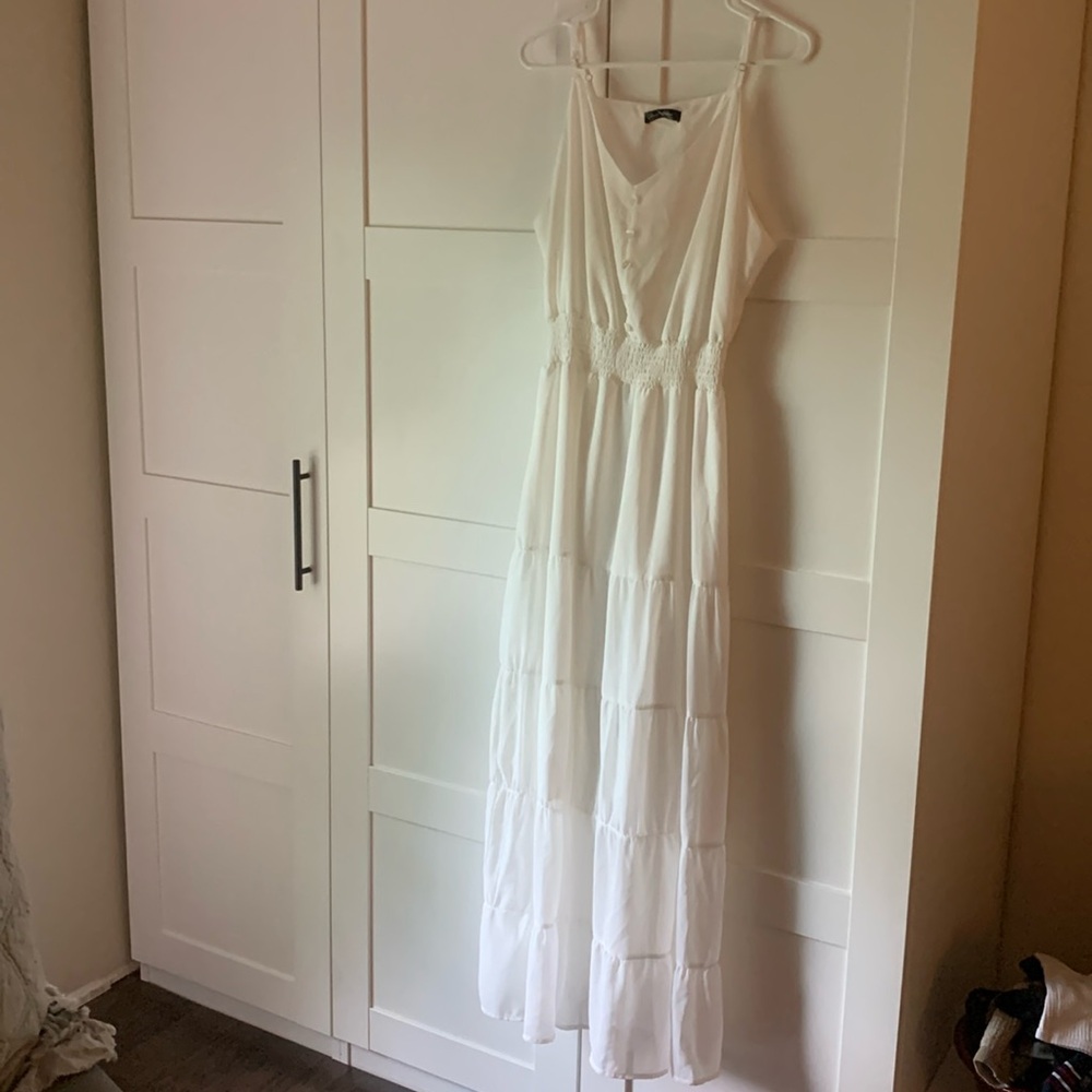 Pleated white maxi dress, fully lined